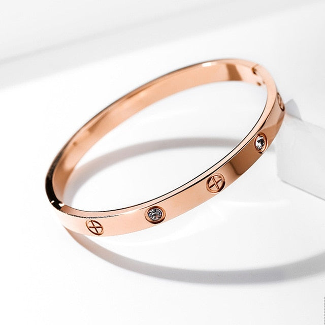 Women Bracelets Classic Lover