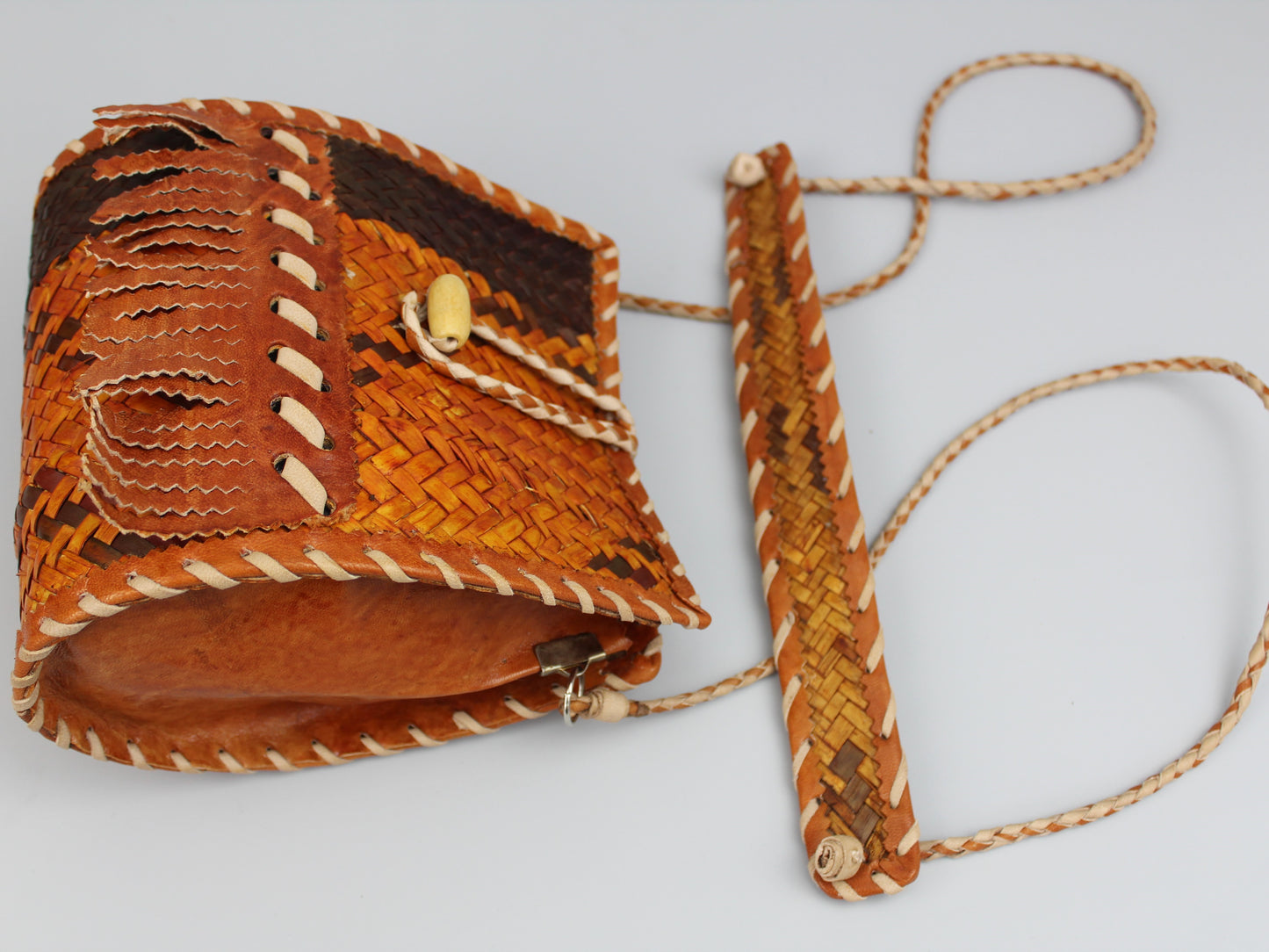 Crossbody Bag - raffia and leather - Handmade